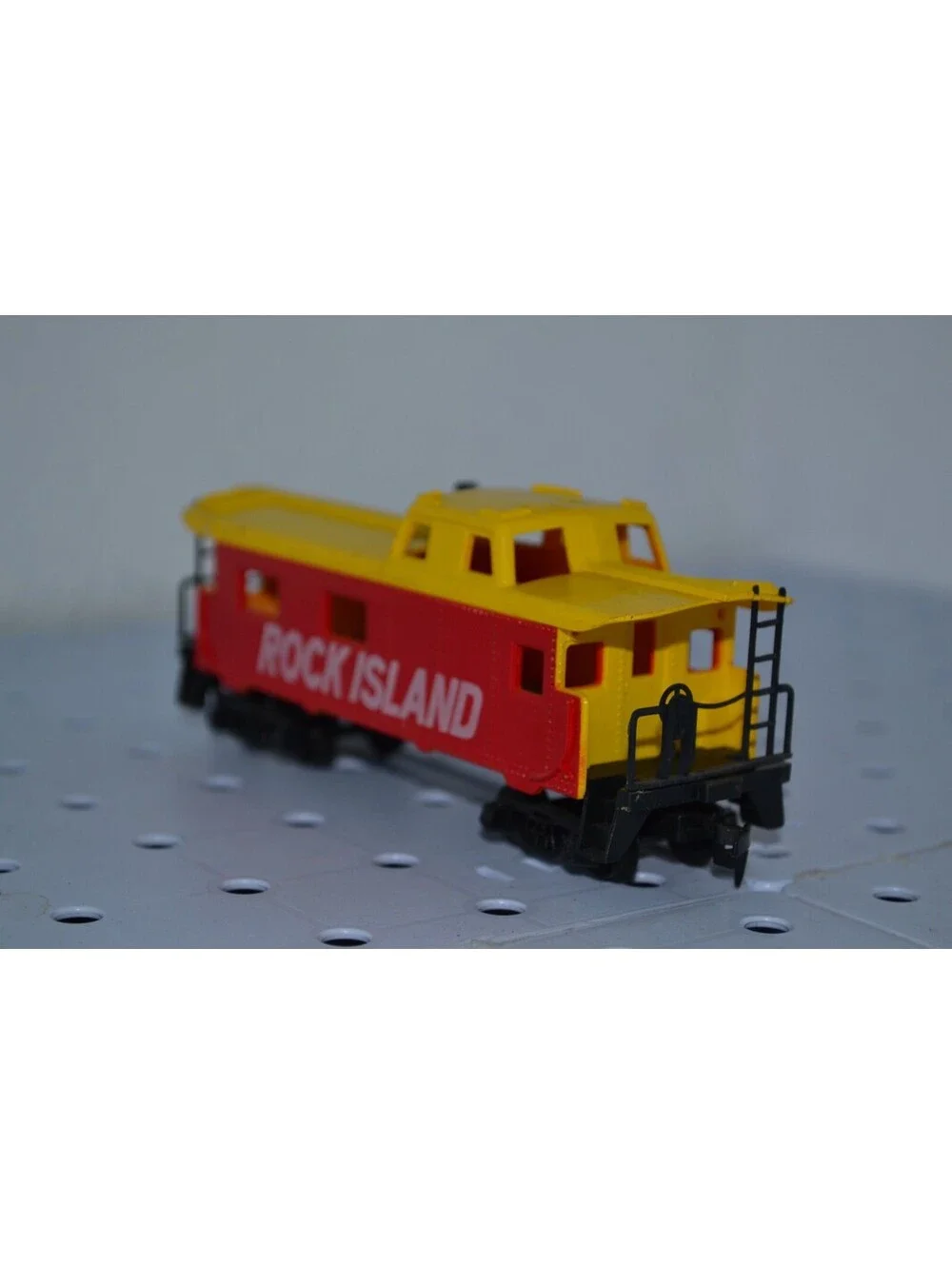 TYCO 327-10 HO Scale 8 Wheel Streamline Caboose 